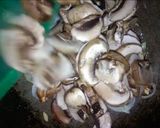 Foto langkah ke 2 dari resep Jamur Champignon Bumbu Hayashi.