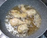 Foto langkah ke 5 dari resep Ayam Goreng Kremes Ala Mbok Berek.