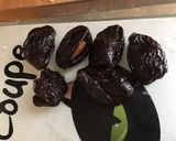 Une image de l'étape 4 de Bouchées aux pruneaux et amandes (pâte au curaçao).