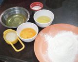 A picture of step 2 of Vanilla sponge cake.