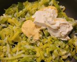 Une image de l'étape 5 de Saumon accompagné de riz courgettes grillées et fondu de poireau.