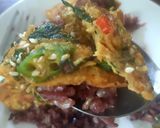 รูปขั้นตอนการทำที่ 2 ของ ไข่เจียวสมุนไพร Spicy mixed herbs omelette