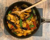 A picture of step 12 of Stir-fried chicken and cashew nuts.