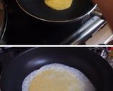 A picture of step 3 of Easy One-Egg Omurice.