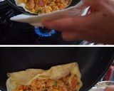 A picture of step 6 of Easy One-Egg Omurice.