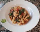 Foto del paso 5 de la receta: Macarrones con pollo, shiitake, espinacas y tomate