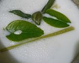 Foto langkah ke 2 dari resep Lemper Abon Gulung ✅.