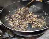 Foto del paso 4 de la receta: Revuelto de morcilla con piñones en 22 minutos