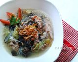 Foto langkah ke 5 dari resep Sup oyong jamur.