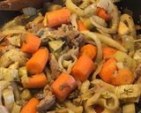 Une image de l'étape 3 de Fenouil et carottes au lard miel thym et cardamome.