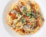 Foto langkah ke 8 dari resep Creamy Bacon & Mushroom Pasta.