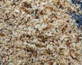 A picture of step 2 of Crispy toasted bread crumbs.
