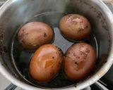 Une image de l'étape 6 de Œufs marinés aux oignons nouveaux.