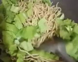 Foto langkah ke 2 dari resep Tumis Mie Basah.