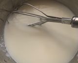 A picture of step 3 of Rava idli.