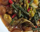 Foto langkah ke 2 dari resep Tumis Kikil Cabe Ijo Saus Tiram.