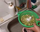Foto langkah ke 1 dari resep Tumis Bunga Pepaya Teri (tidak pahit).