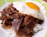 Foto del paso 6 de la receta: Berenjenas🍆 y cebollas🌰 en salsa con arroz🍚 y 🍳