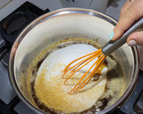 Foto del paso 3 de la receta: Cookies con chispas de chocolate rápidas