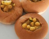 बनी चाव (bunny chow recipe in marathi) रेसिपी स्टेप 4 फोटो 