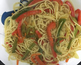 Foto del paso 3 de la receta: Spaghetti al wok con curry y verdura