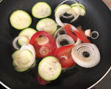 Foto del paso 1 de la receta: Huevo al horno con verduras
