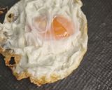 Foto del paso 3 de la receta: Tortos con cabrales, gulas y huevos fritos
