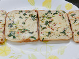 चीज़ गार्लिक ब्रेड स्टिक्स (cheese garlic bread stick recipe in Hindi)