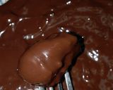 Foto langkah ke 5 dari resep Kurma Keju Coklat.