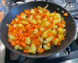 Une image de l'étape 10 de Trio de légumes sautés à l’ail, oignon et persil.