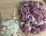 Hình bước làm 1 của món Mực dồn thịt sốt cà