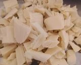 A picture of step 1 of White chocolate Tart.