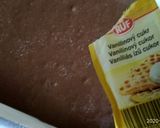 Kakaós kefires piskóta meggyel, vaníliapudinggal recept fázis 8 fotója