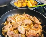 Hagymás szűzérme krumplival recept fázis 3 fotója
