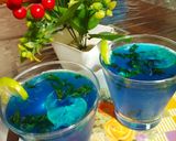 A picture of step 4 of Blue Lagoon Mocktail.