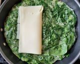 Foto del paso 1 de la receta: Omelette de espinaca fresca y muzzarella