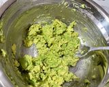 Foto del passaggio 1 della ricetta #663 Guacamole con crostini integrali 🥑🍋🍅