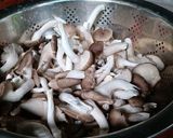 รูปขั้นตอนการทำที่ 1 ของ แกงเห็ดนางฟ้าภูฐานใส่หมูแดดเดียว