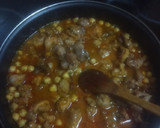 Foto del paso 5 de la receta: Guiso de garbanzos con cerdo al estilo montañés