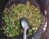 A picture of step 2 of Spring onion curry.