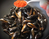 Foto del paso 2 de la receta: Mejillones al vapor con un toque de pimentón