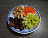 Hình bước làm 1 của món Canh nấm nấu rau củ (chay)