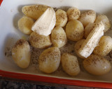 Foto del paso 1 de la receta: Patatas asadas con salvia fresca