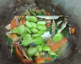 Foto langkah ke 3 dari resep Tumis Ikan Asin Rebus Dan Pete.