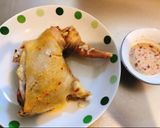 Hình bước làm 1 của món Đùi gà luộc