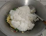 Foto langkah ke 2 dari resep Nasi Goreng Bumbu Iris Ala Mba Asih.