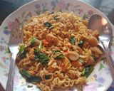 Foto langkah ke 4 dari resep Indomie Tek Tek.
