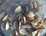 Foto del paso 1 de la receta: Judiones con almejas rápidas
