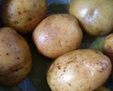 Foto langkah ke 1 dari resep Potato wedges kentang goreng ala ala.