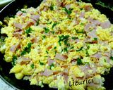 Pas rețetă Scrumbled eggs with ham&cheese(omleta cu șunca și brânză telemea 1 fotografie